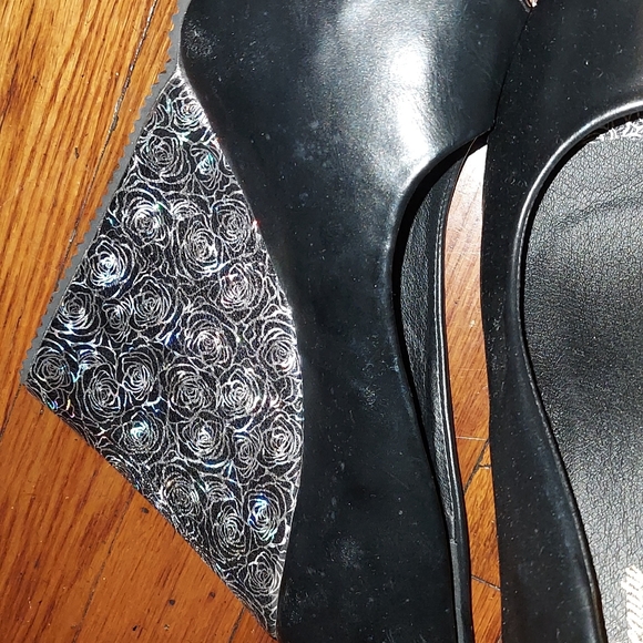 Women's shoes - Picture 1 of 5